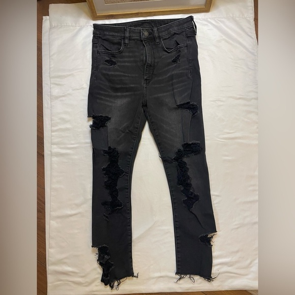 American Eagle Outfitters Denim - American eagle next level stretch size 6 black super highrise distressed jegging
